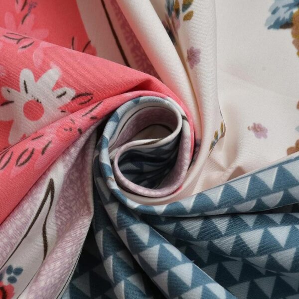Floral Print Blue Pink Colour Glace Cotton 160TC Queen Size Double Bedsheet with 2 Pillow Covers - Image 2
